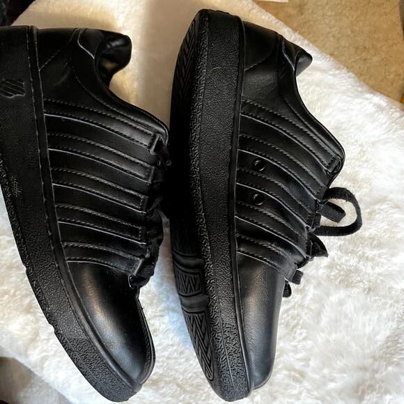 K Swiss Size 7.5 Women's Sneaker Court Style low Black  shoe Kayswiss - Picture 2 of 12